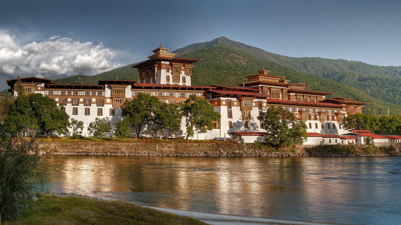 Bhutan Honeymoon Tour – Paro, Thimphu, Punakha & Phobjikha (8 Days) — photo 1