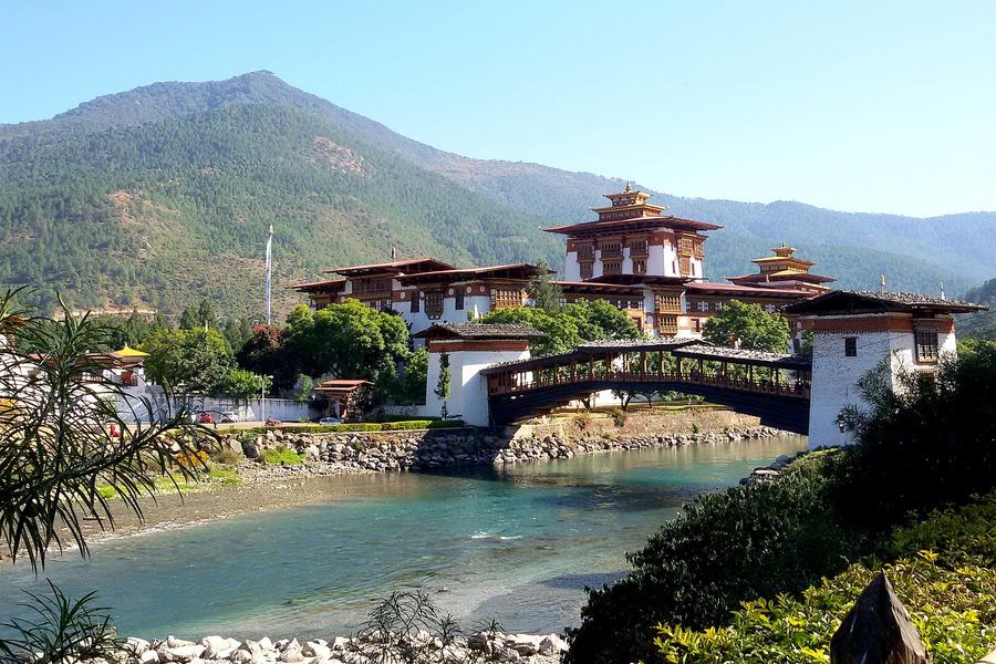 Bhutan Highlights Tour – Thimphu, Punakha & Paro (6 Days)