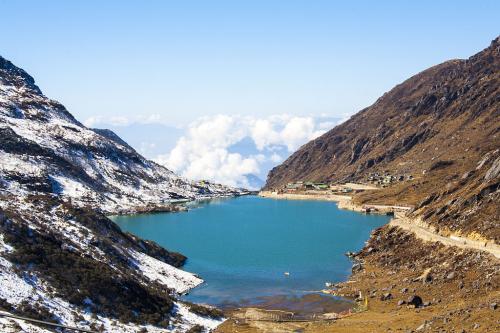 Tsongpo Lake